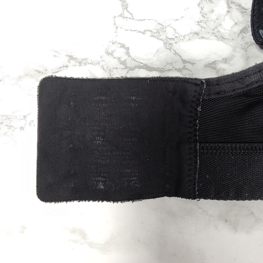 Lululemon Ta Ta Tamer II Black Sports Bra Size 32C - Picture 8 of 11